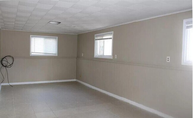 Building Photo - 28922 Hales St
