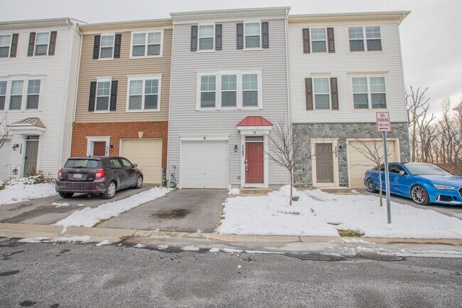 Foto del edificio - Amazing 3 BR/2 Full BA & 2 Half BA Townhom...