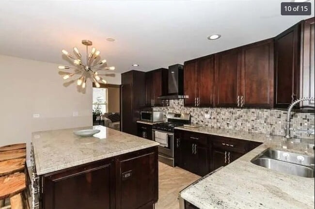 Building Photo - 10412 Casselberry N
