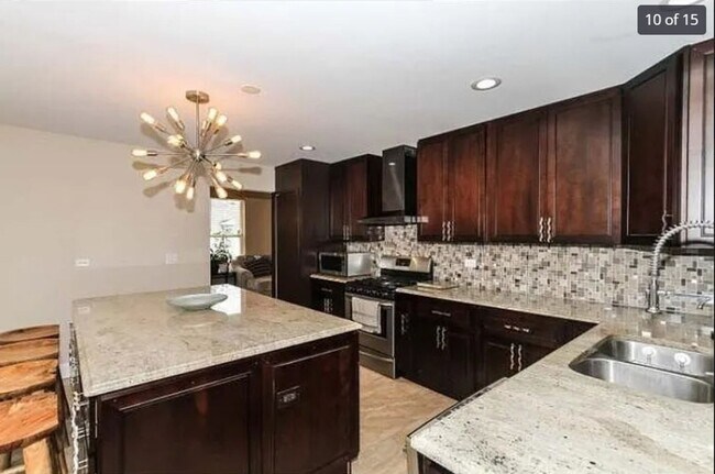 Foto del edificio - Spacious 4BR House in Huntley