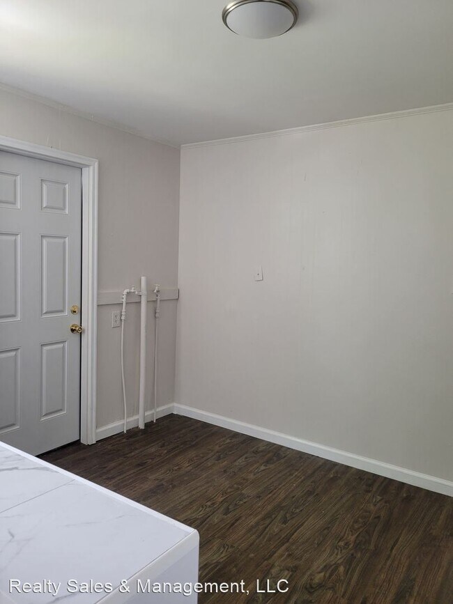 Building Photo - 1 br, 1 bath House - 2321 Ludlow Avenue