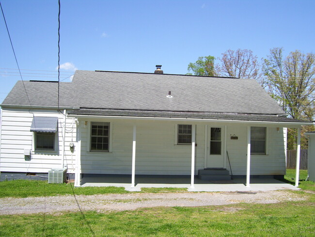 Foto del edificio - 2002 Sevierville Rd