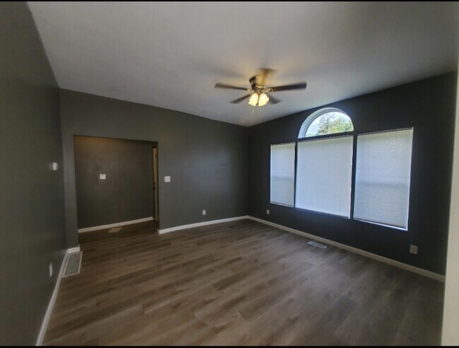 Foto del edificio - 288 Mcgregor Ave