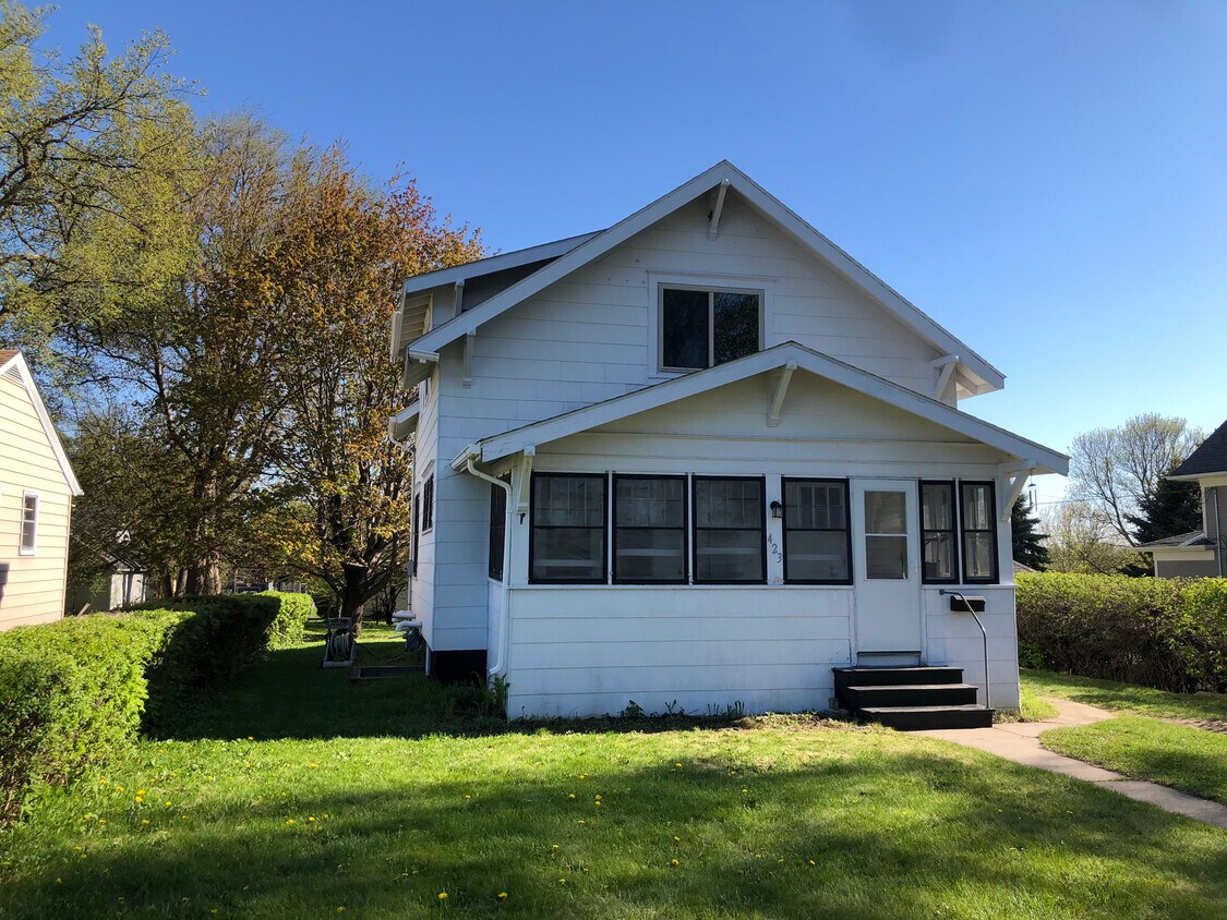 Primary Photo - 423 W Cedar Ave