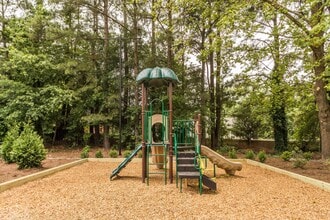 Building Photo - Crestmont Apartment Homes