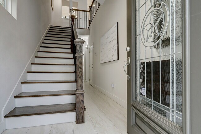 Foto del edificio - 946 W 24th St