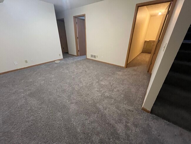 Building Photo - 1010 Michelle Ct