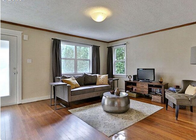 Foto del edificio - Charming 1926 Vintage 2 Bedroom 1 Bathroom...