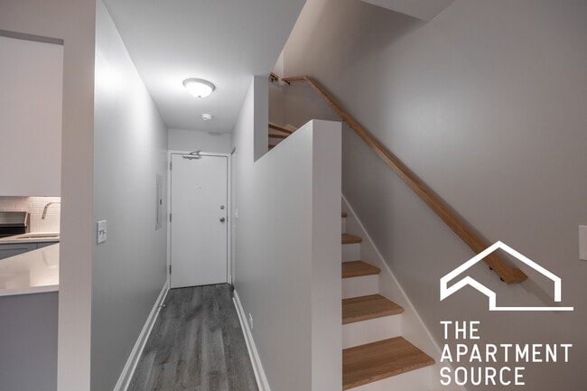 Building Photo - 745 W Gordon Ter