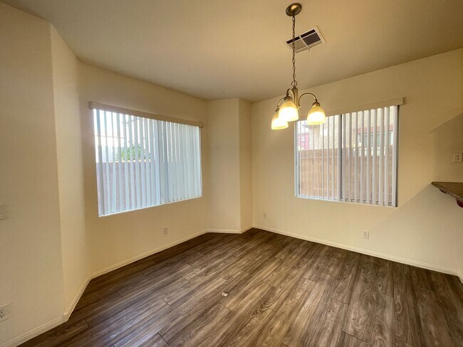 Building Photo - 10618 Allegrini Dr