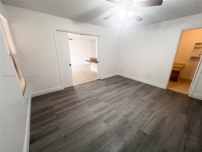 Foto del edificio - 1832 My Pl Ln