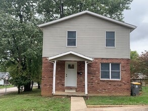 Building Photo - 1116 S Park Ave