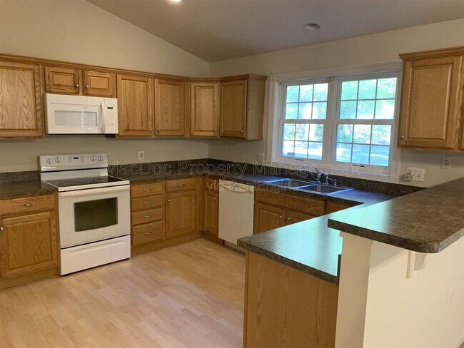 Foto del edificio - 26327 Hill Rd