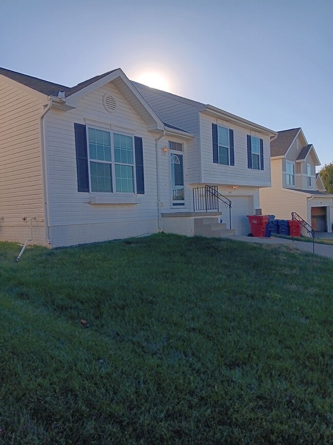 Photo - Spacious Three Bedroom! House