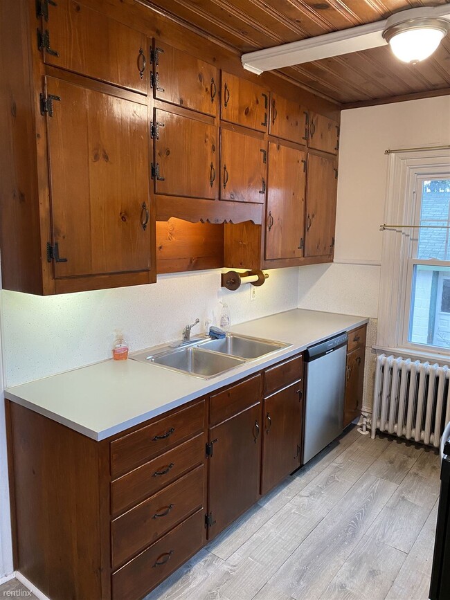 Building Photo - 3 br, 1 bath House - 93 Chase Ave