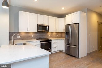 Building Photo - 1533 N 33rd St