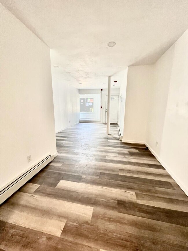 Building Photo - Brookside