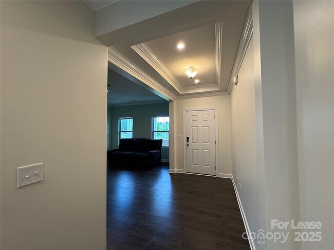 Building Photo - 4641 Collingham Dr