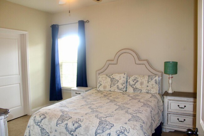 Foto del edificio - 2495 Old Taylor Rd