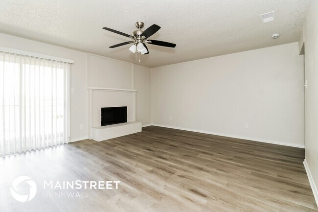 Foto del edificio - 4710 Green Hollow Dr