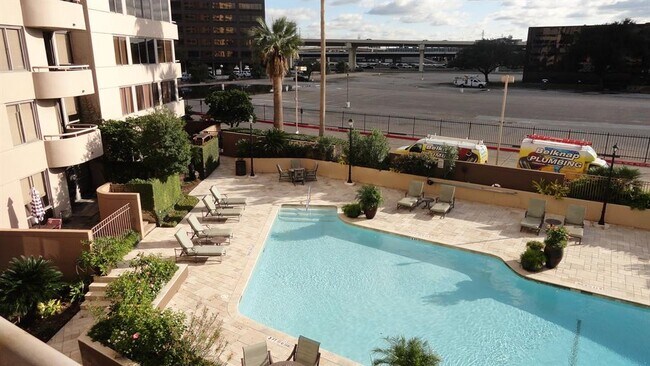 Foto del edificio - 3525 Sage Rd