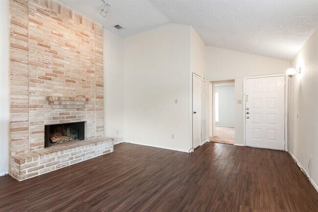 Building Photo - 5214 Beaverbrook Dr