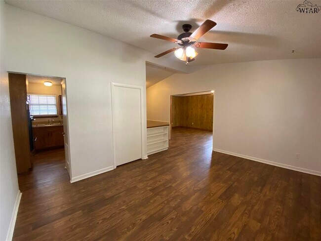 Foto del edificio - 4133 Moffett Ave