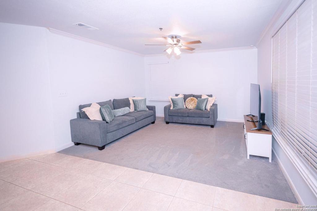 Foto principal - 7323 Snowden Rd