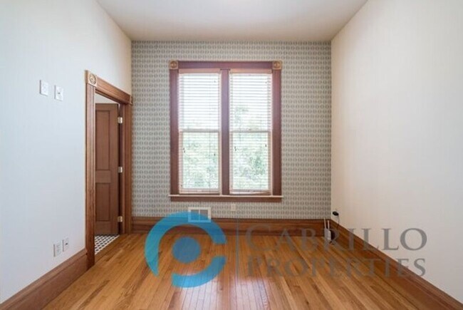 Foto del edificio - 1499 J St