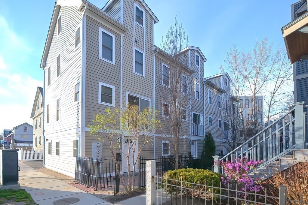 Primary Photo - 475 Concord Ave