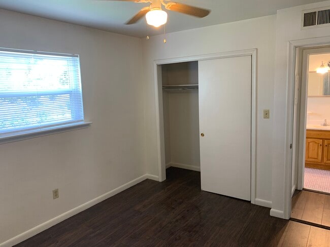 Bedroom - 529 Warren St