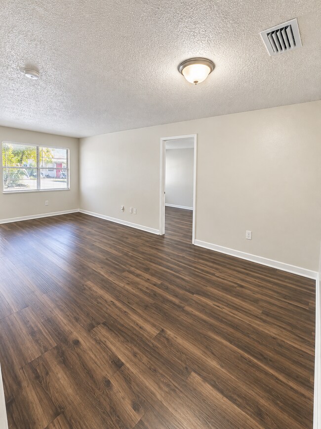 Foto del edificio - 8578 Channelview Cir