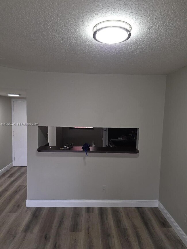 Foto del edificio - 3399 Foxcroft Rd