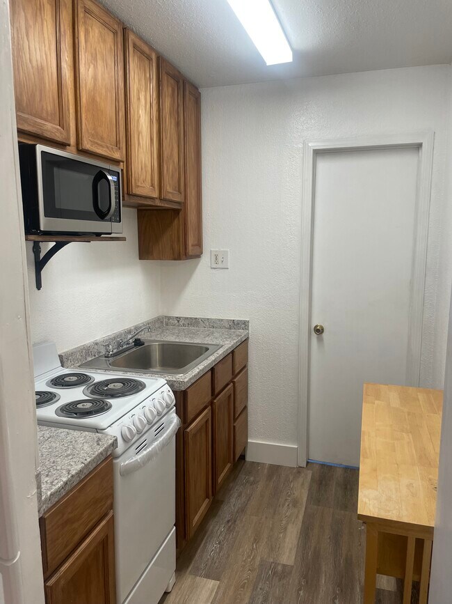 Building Photo - 6232 San Martin St
