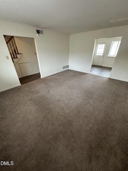 Foto del edificio - 2365 Champion Ct