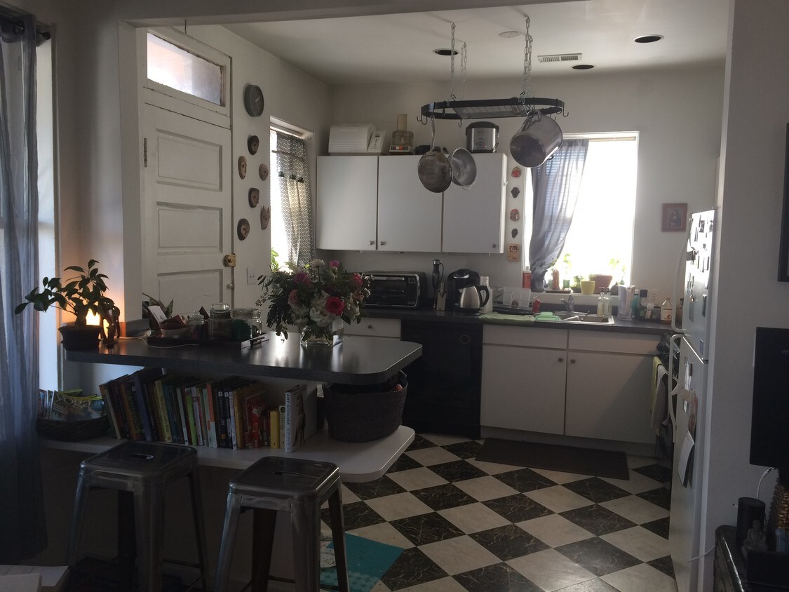 Foto principal - 1519 W Olive Ave