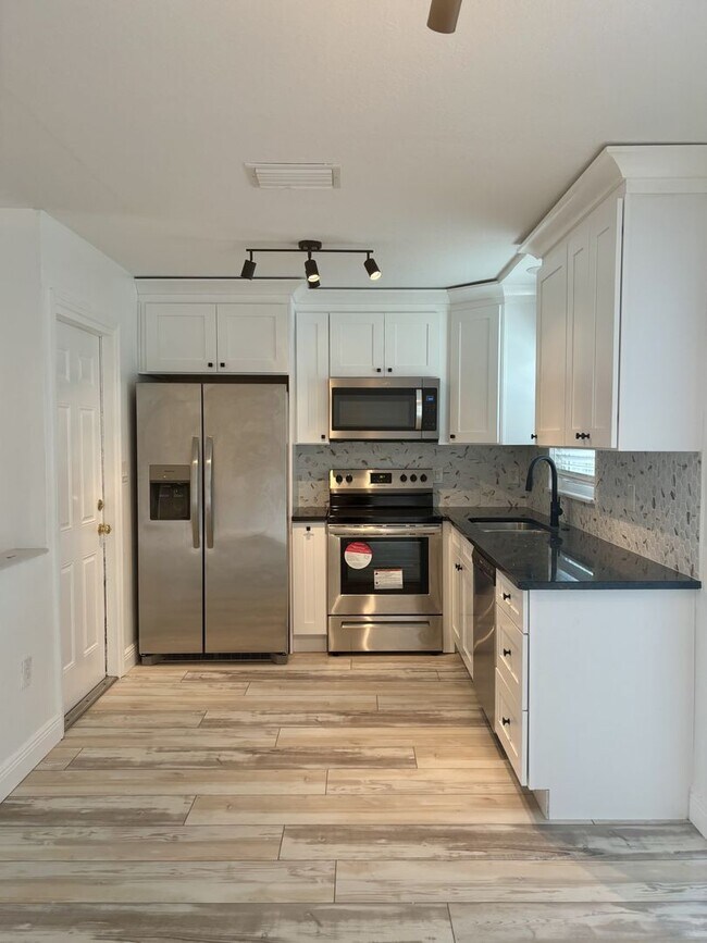 Foto del edificio - 10517 Hibiscus Dr