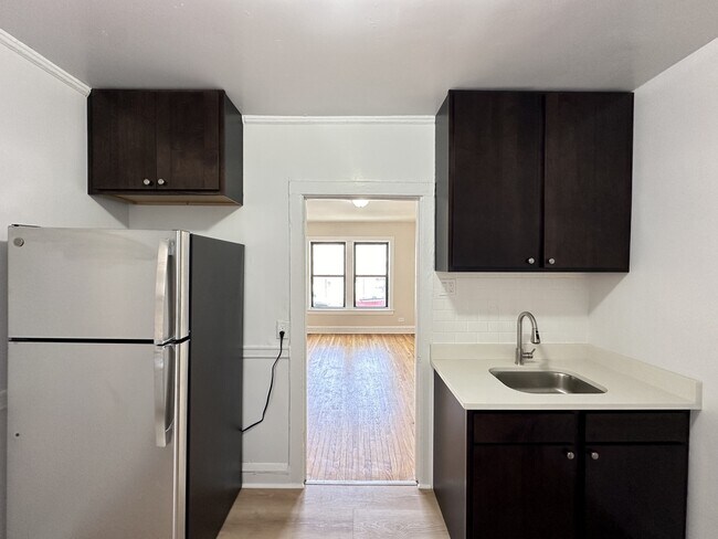 Building Photo - 2700 N Spaulding Ave