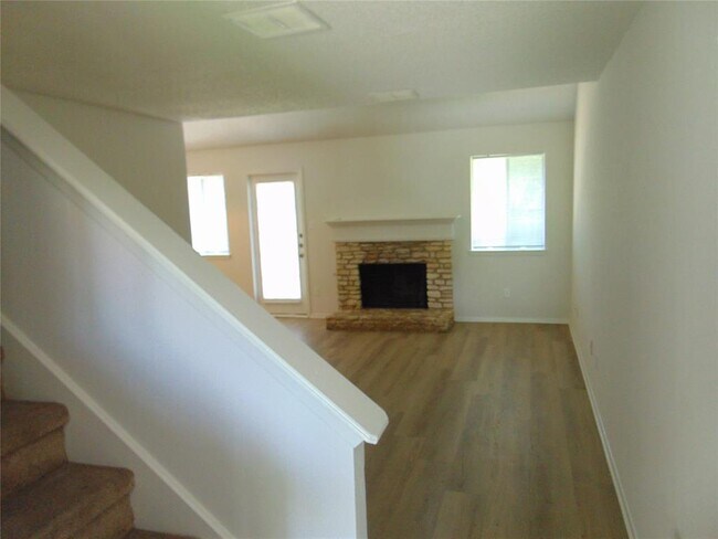 Foto del edificio - 508 Burlwood Ct