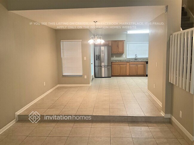 Foto del edificio - 553 Oak Creek Dr