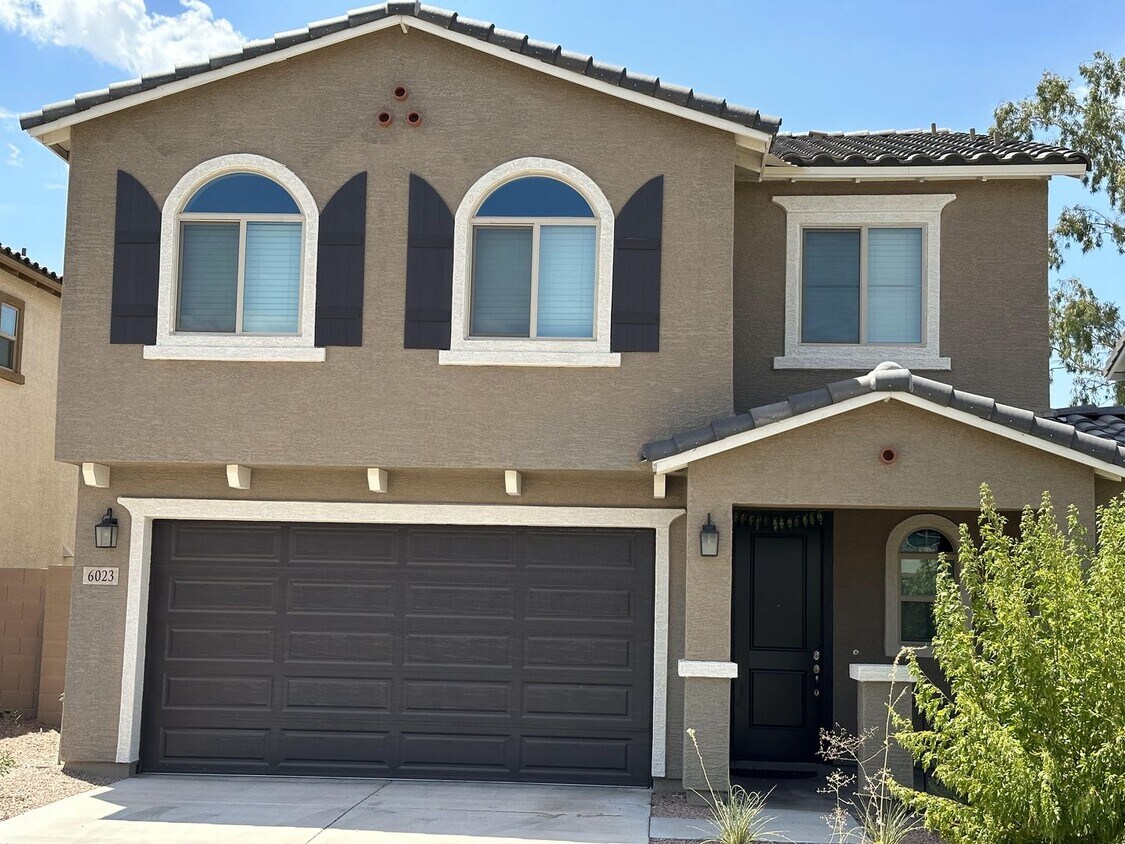 Primary Photo - Charming new 4 Bed 2.5 Bath Newer Home in ...