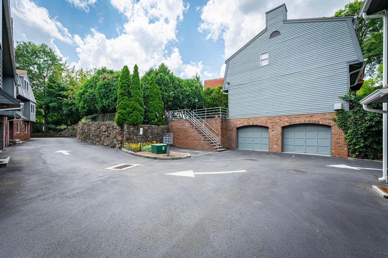 Photo - 44 Pleasant St (Stamford, CT)