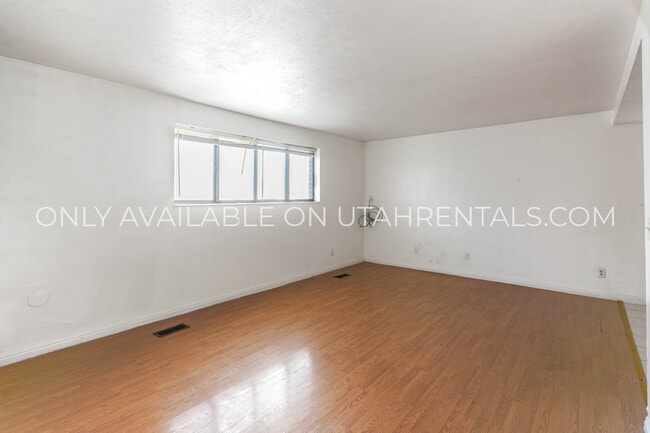 Photo - 232 W Foxbridge Dr Apartment
