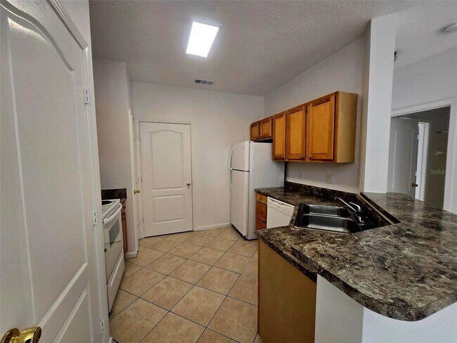 Building Photo - 17983 Villa Creek Dr