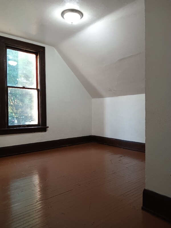 Foto del edificio - 1018 Starr Ave