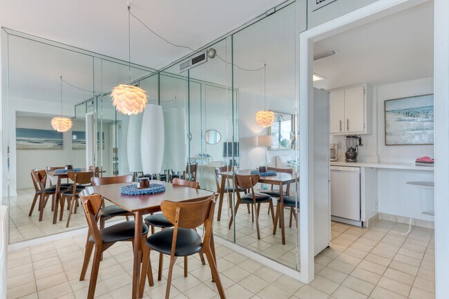 Building Photo - 2505 S Ocean Blvd