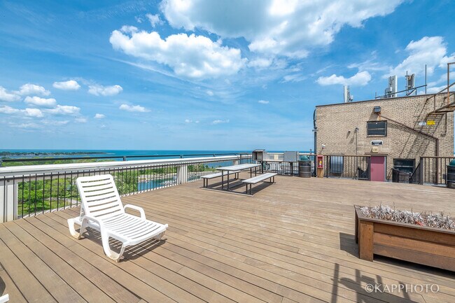 Foto del edificio - 3420 N Lake Shore Dr