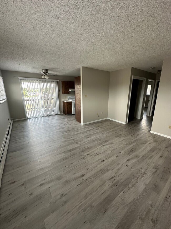 Building Photo - 4417 Parkview Dr