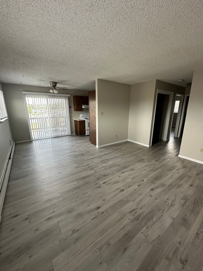 Building Photo - 4417 Parkview Dr