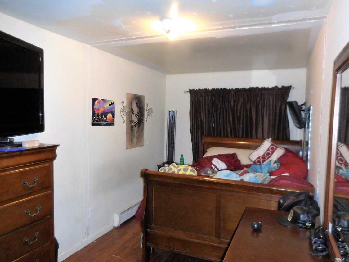 Primary Photo - 2102 Needham Ave